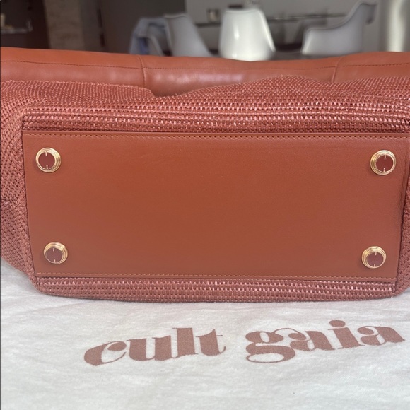 Cult Gaia Elodie Top Handle Auburn bag - Picture 9 of 11